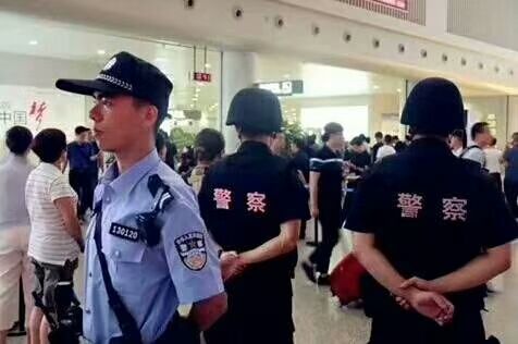 襄陽(yáng)武漢高鐵動(dòng)車(chē)乘務(wù)員